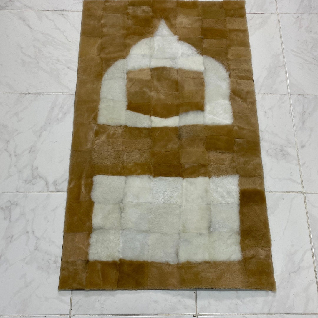Green and White Sheepskin Prayer, Sheepskin Fur Prayer, Genuine Sheepskin,Prayer Rug Muslim Man, Islamic Muslim Gift, Muslim Wedding Gift