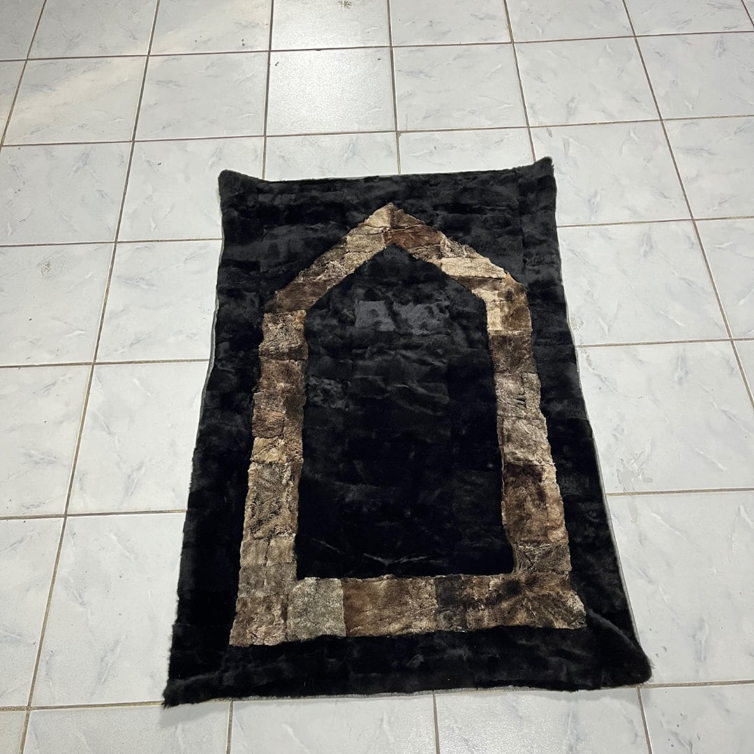 Handmade Sheepskin Prayer Rug - Sheepskin Fur Prayer Mat - Genuine Sheepskin Prayer - Leather Islamic Decor - Ramadan Gift - Gift for Muslim