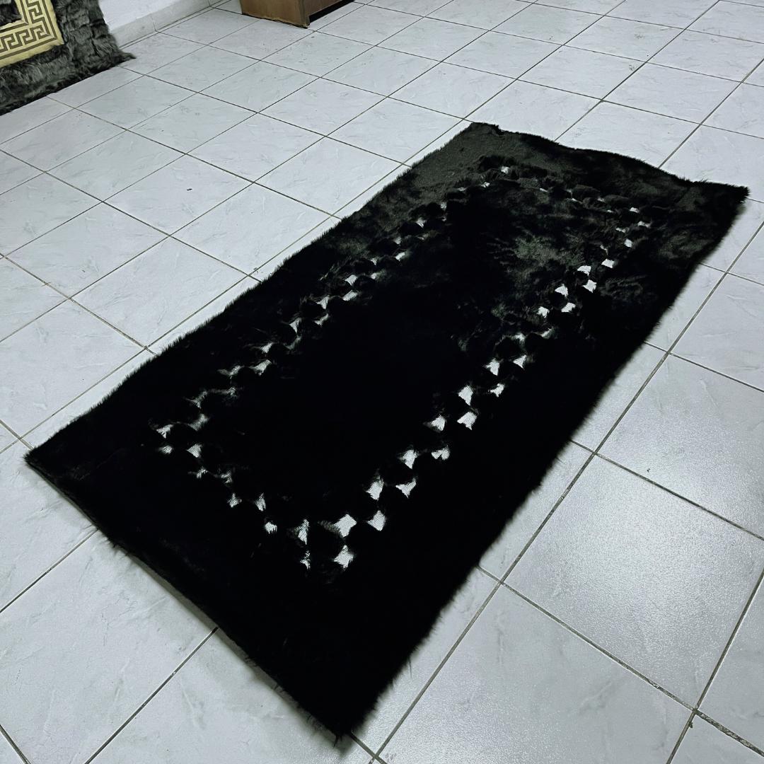 Black Shaggy Faux Fur Rug: Plush Soft Area Rug, Home Decor - BuzzLeatherCarpetBlack Shaggy Faux Fur Rug: Plush Soft Area Rug, Home Decor