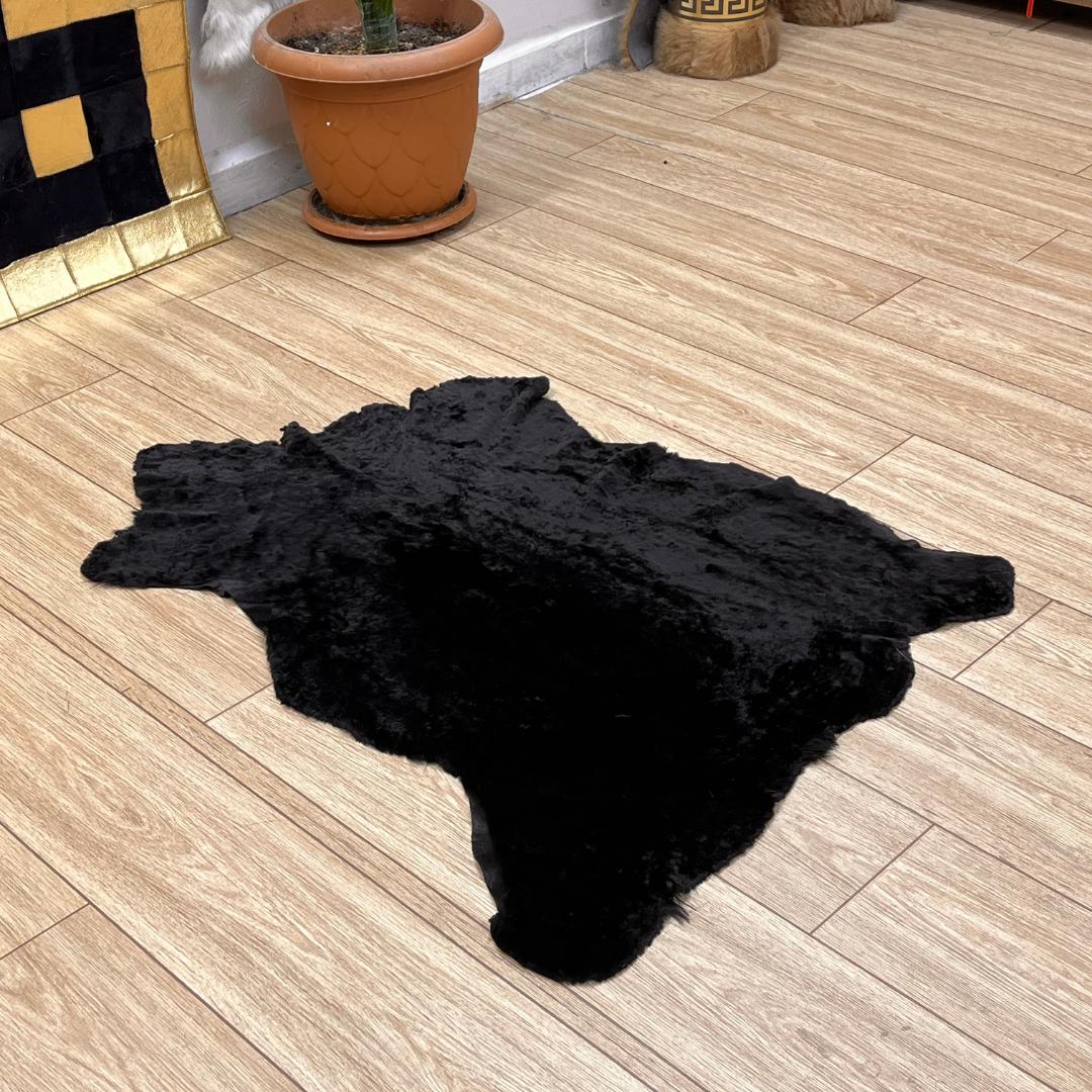 Black Sheepskin Rug: Genuine Australian Sheep Hide, Soft Fur (70x100 cm / 2.3x3.33 Ft - BuzzLeatherCarpetBlack Sheepskin Rug: Genuine Australian Sheep Hide, Soft Fur (70x100 cm / 2.3x3.33 Ft