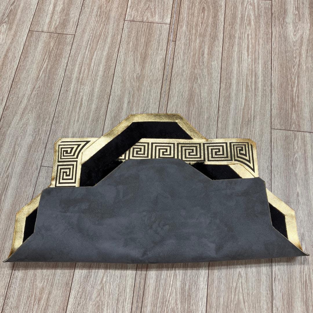 Gold & Black Cowhide Sheepskin Rug: Fluffy Lambskin Fur Area Rug - BuzzLeatherCarpetGold & Black Cowhide Sheepskin Rug: Fluffy Lambskin Fur Area Rug