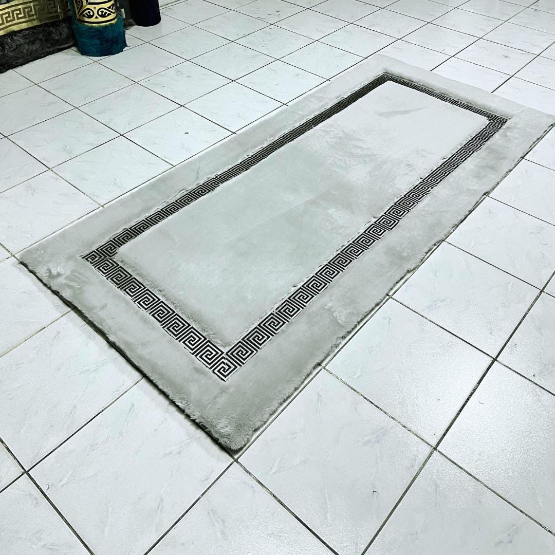 Handmade Gray - Silver Faux Fur Rug: Plush Shaggy Area Rug - BuzzLeatherCarpetHandmade Gray - Silver Faux Fur Rug: Plush Shaggy Area Rug