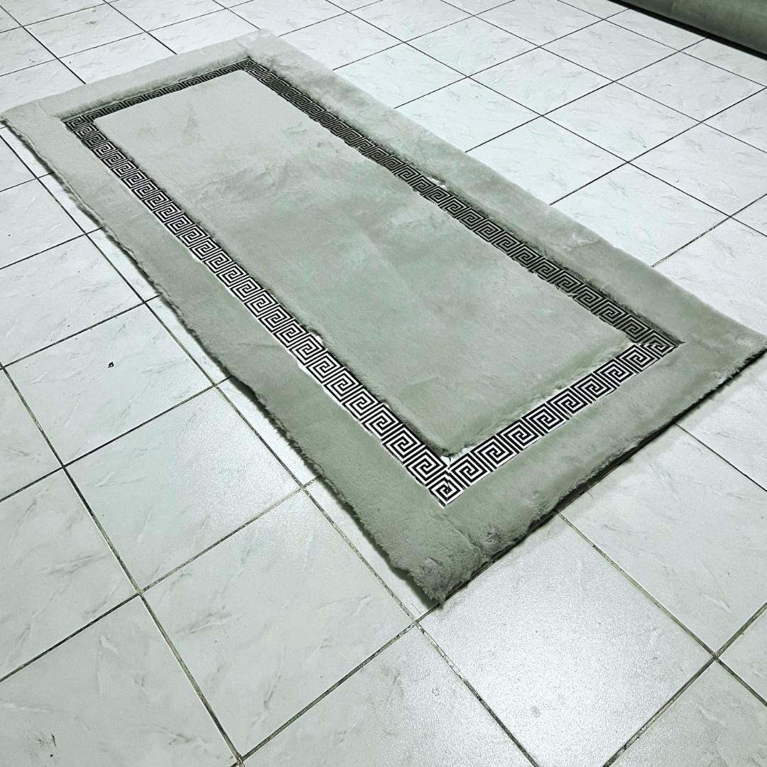 Handmade Gray - Silver Faux Fur Rug: Plush Shaggy Area Rug - BuzzLeatherCarpetHandmade Gray - Silver Faux Fur Rug: Plush Shaggy Area Rug