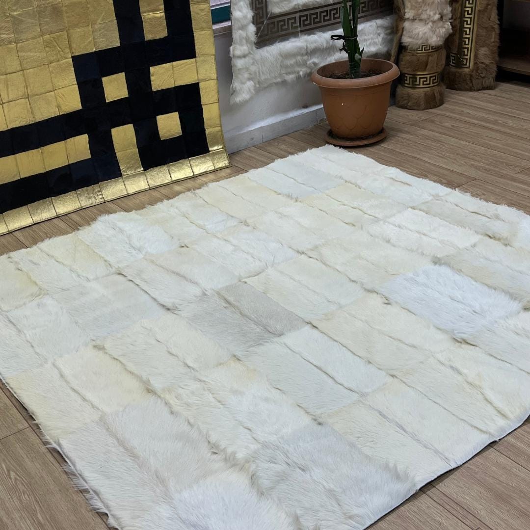 Handmade Patchwork Goatskin Rug: Soft, Plush Texture - BuzzLeatherCarpetHandmade Patchwork Goatskin Rug: Soft, Plush Texture