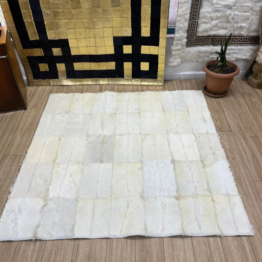 Handmade Patchwork Goatskin Rug: Soft, Plush Texture - BuzzLeatherCarpetHandmade Patchwork Goatskin Rug: Soft, Plush Texture