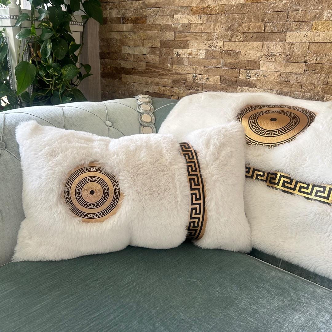 Luxury White Faux Fur Throw & Pillow Set - Soft Fluffy Stylish Decorative Home Gift, Throw Blanket For Living Room, New Home Gift