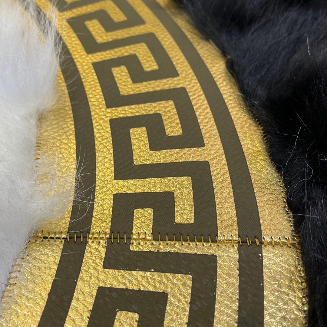 Luxurious Black & White Sheepskin Rug: Handmade Round Area Rug - BuzzLeatherCarpetLuxurious Black & White Sheepskin Rug: Handmade Round Area Rug